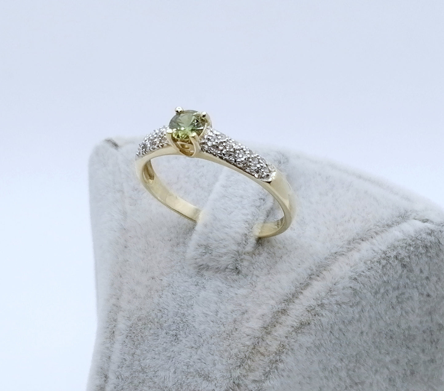 Ring Gold 375er mit Grünem Amethyst Prasiolith Gr. 60