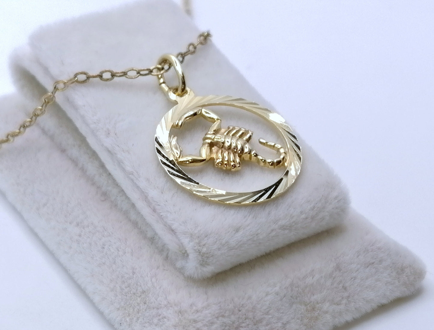 Halskette Gold 333er mit Skorpion Sternzeichen Anhänger