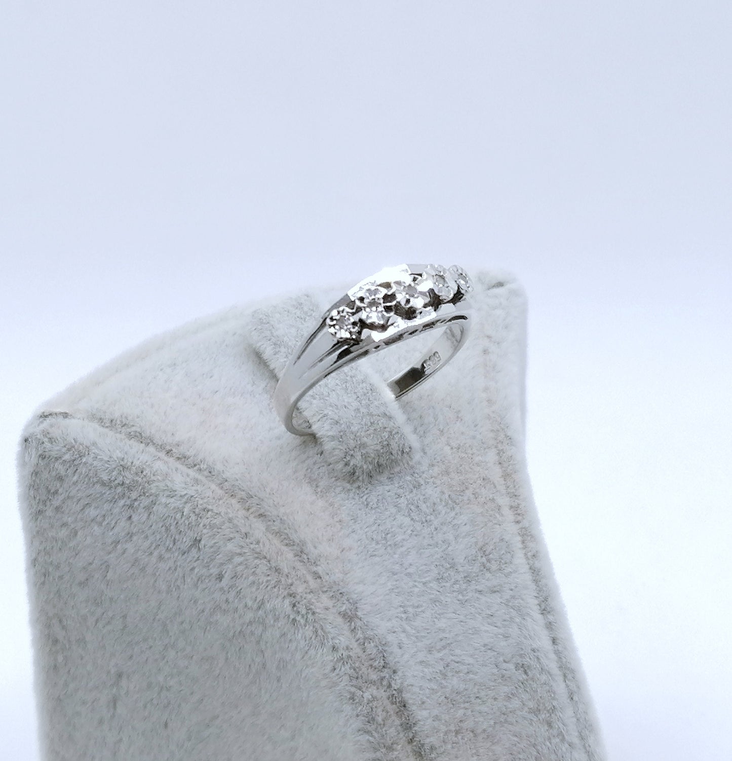 Ring Weißgold 585er mit Diamantsplitter Gr. 53