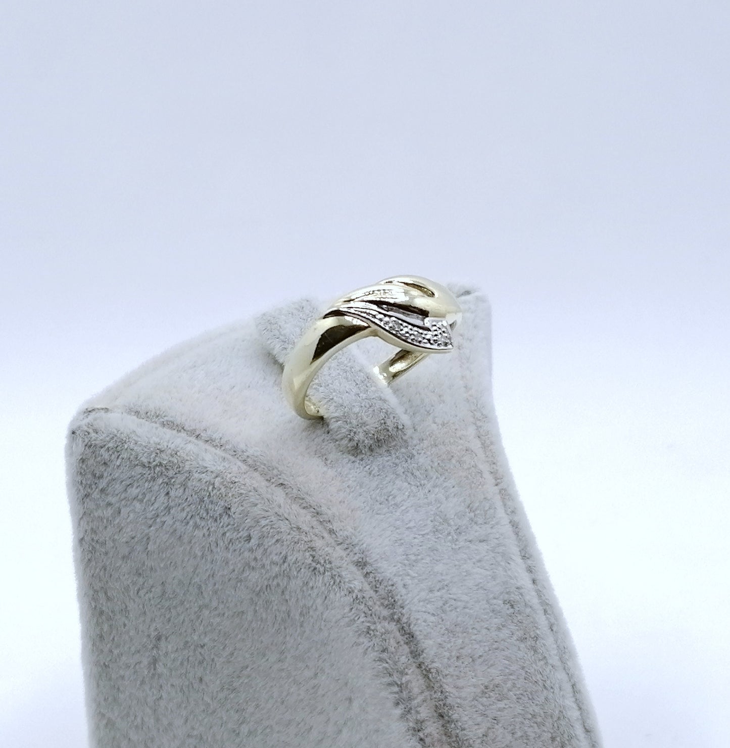 Ring Gold 333er mit Diamantsplitter Gr. 56