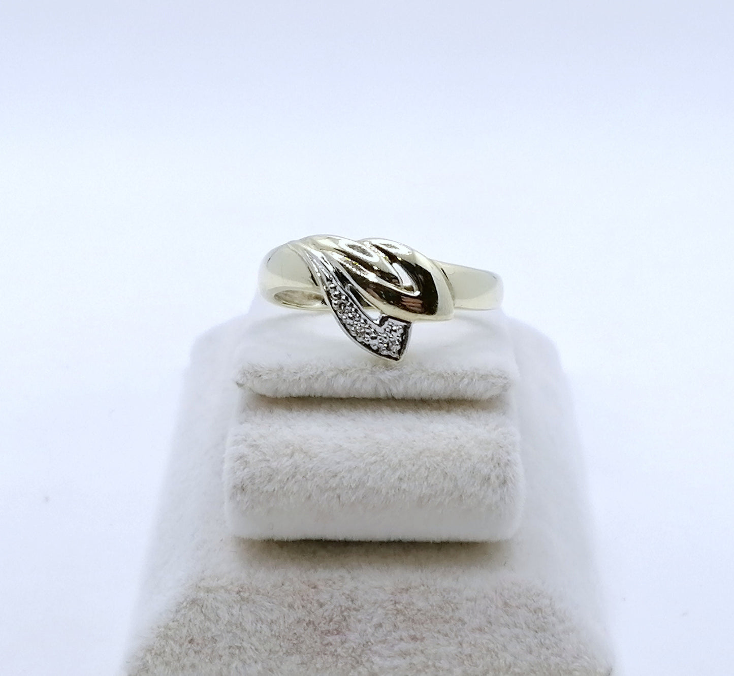 Ring Gold 333er mit Diamantsplitter Gr. 56