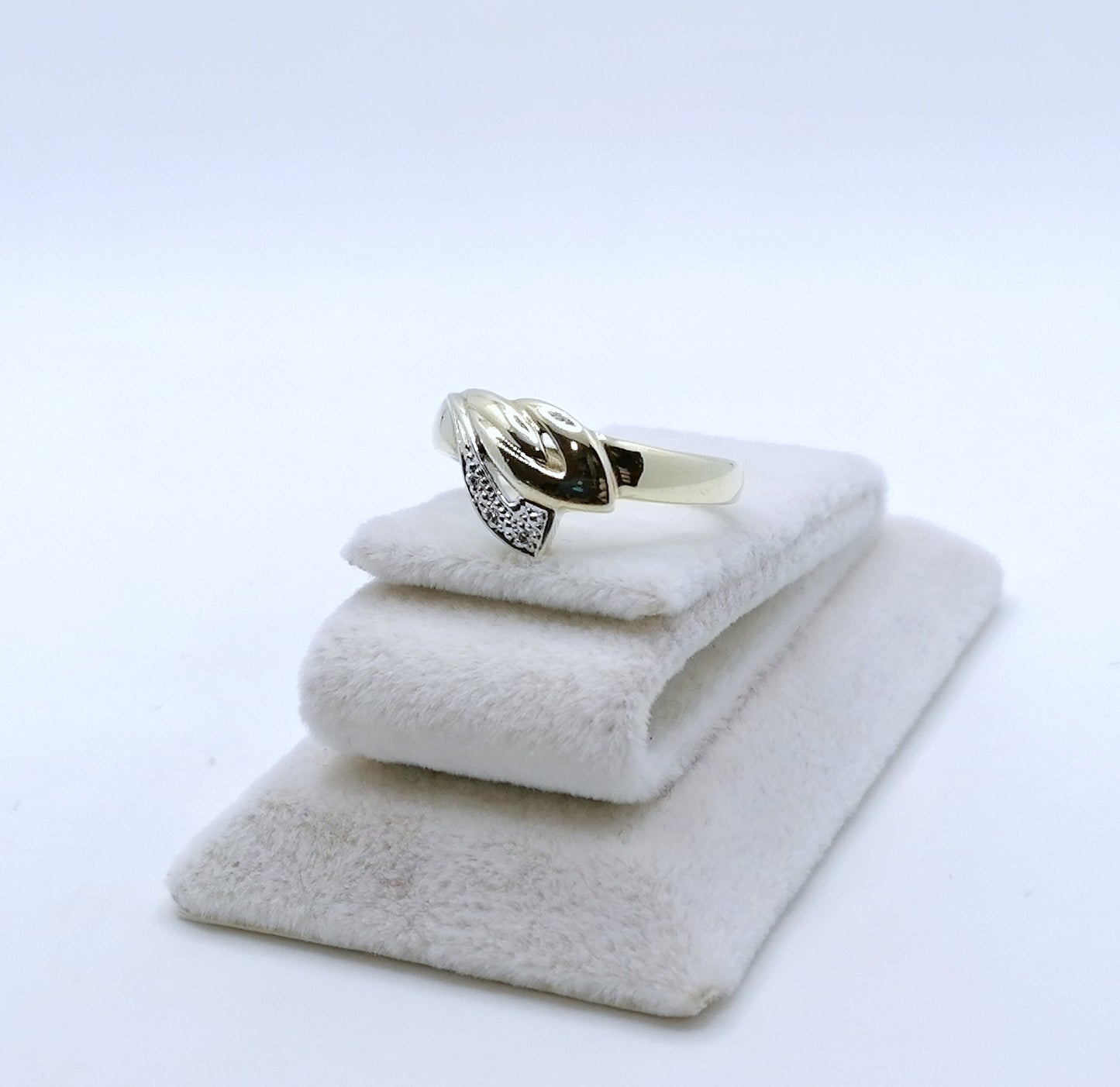 Ring Gold 333er mit Diamantsplitter Gr. 56