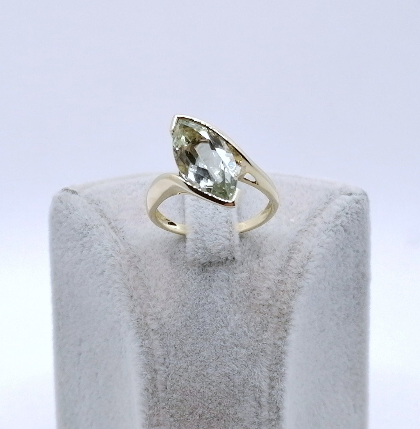 Ring Gold 375er mit Prasiolith Grüner Amethyst Gr. 57