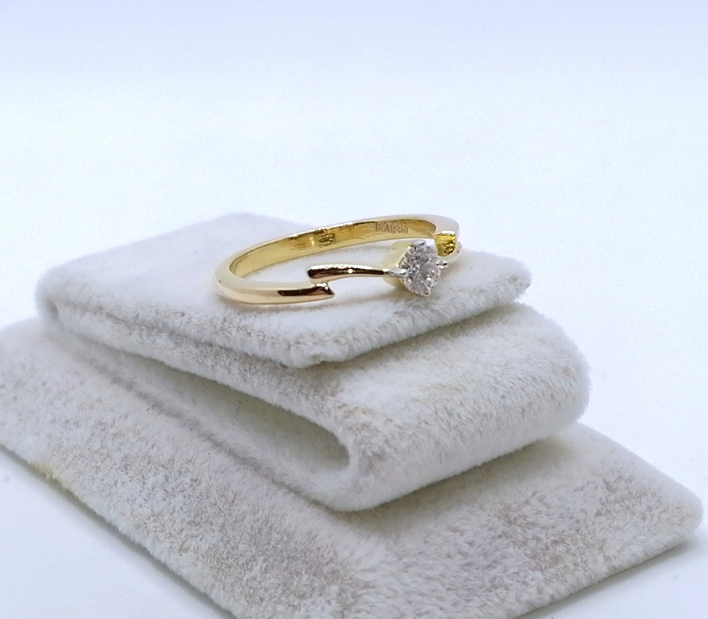 Ring Gold 750er Solitär mit Lupenreinem Brillanten Gr. 53