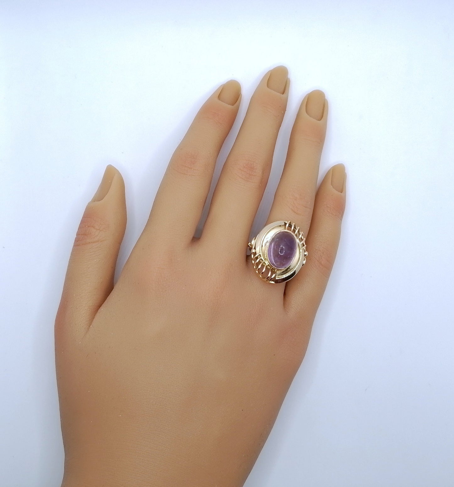 Ring Gold 585er mit Amethyst Cabochon prunkvoll Gr. 57