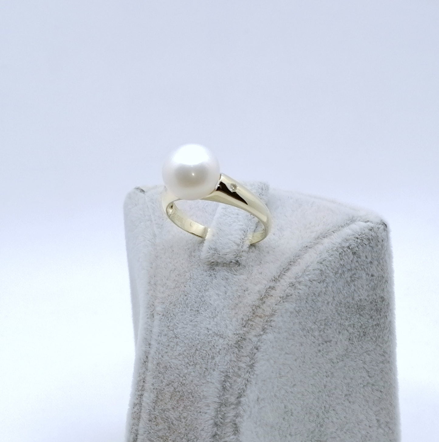 Ring Gold 585er mit Perle und Diamantsplitter Gr. 57
