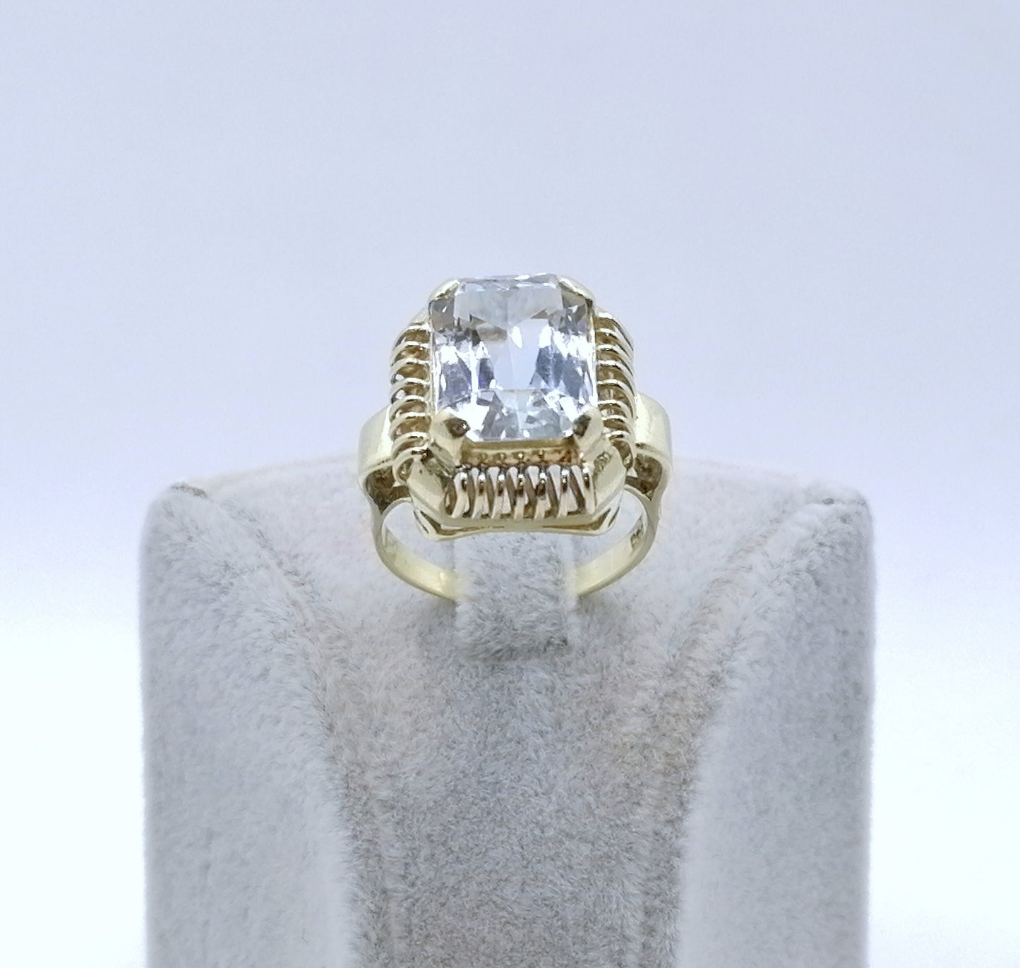 Ring Gold 585er mit blau Topas Vintage Goldring Gr. 57