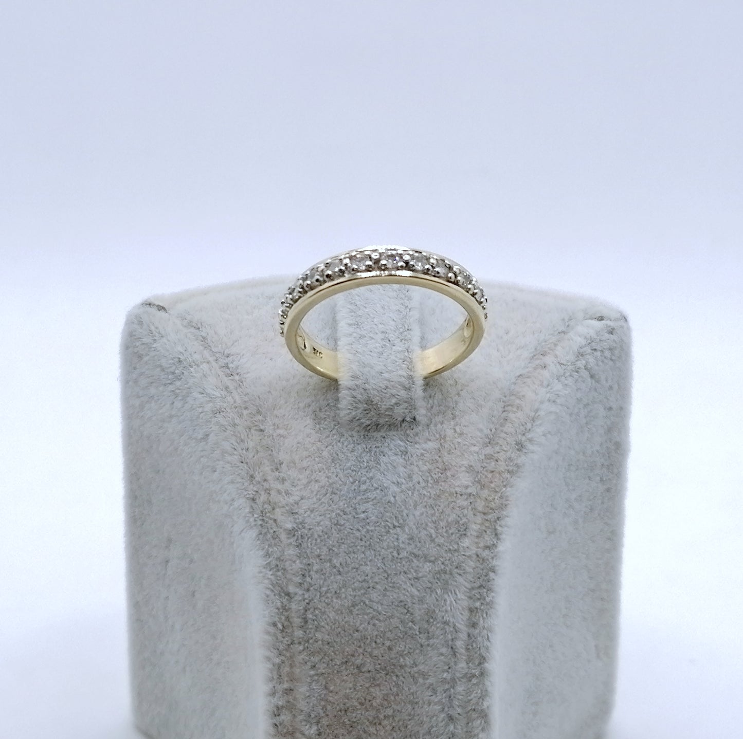 Ring Gold 375er mit Diamantsplitter Gr. 53