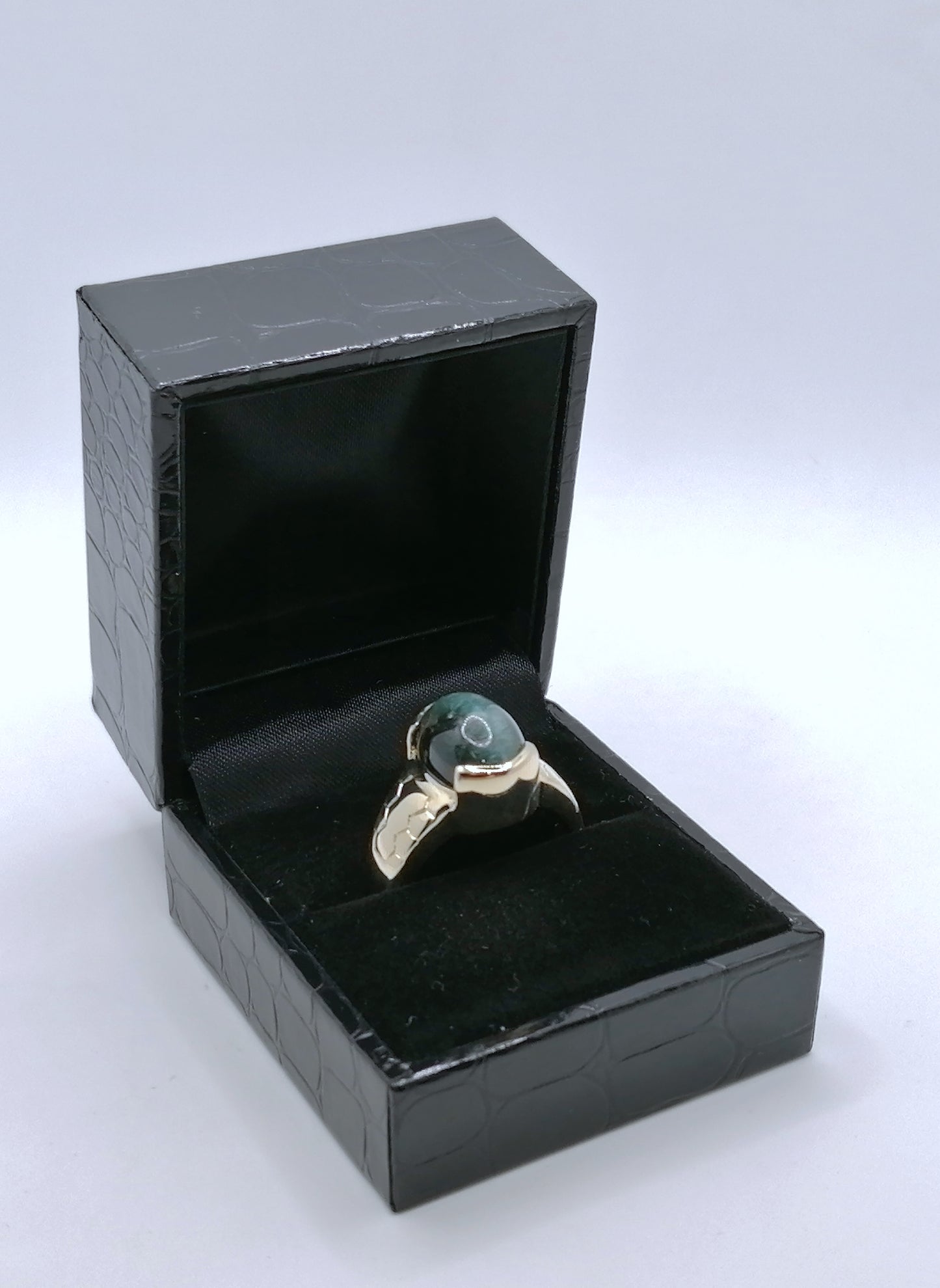 Ring Gold 375er mit Tourmalin Cabochon Gr. 63