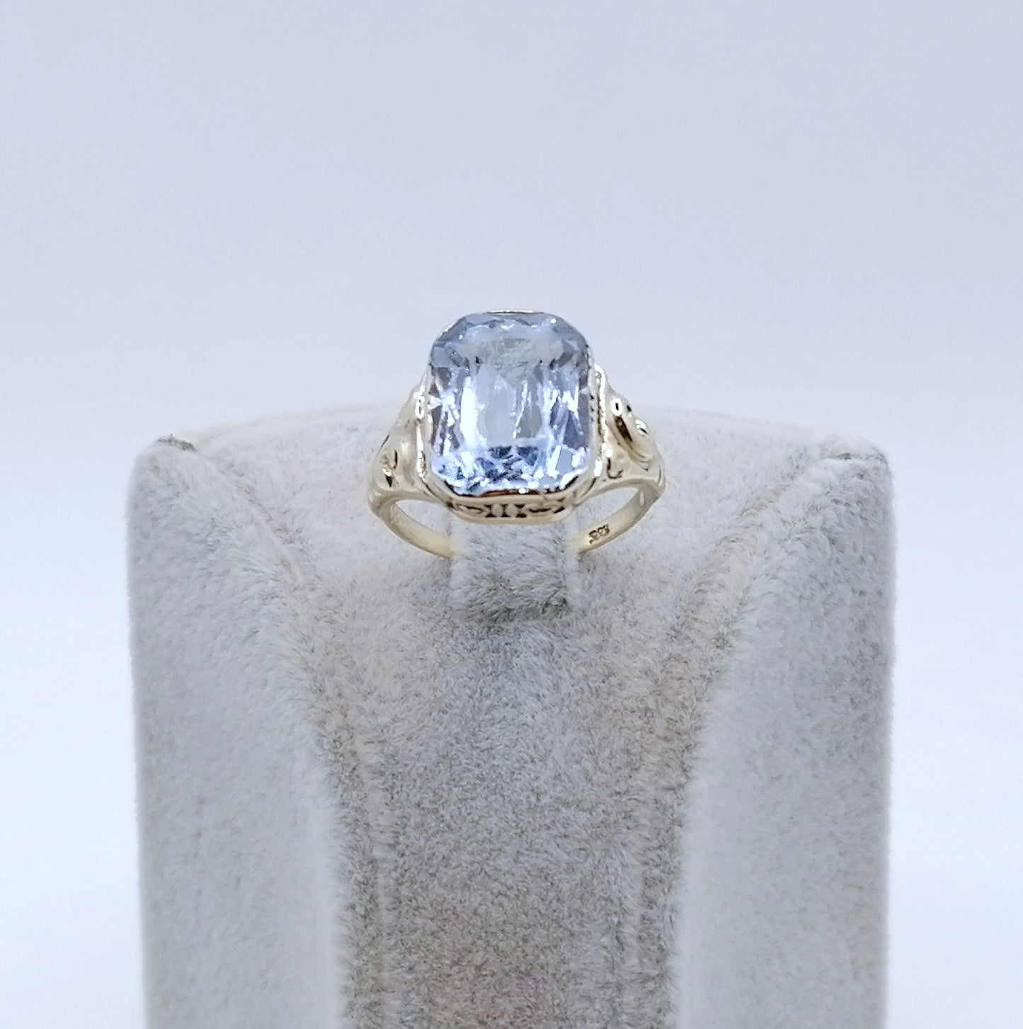 Ring Gold 333er mit Spinell Gr. 50