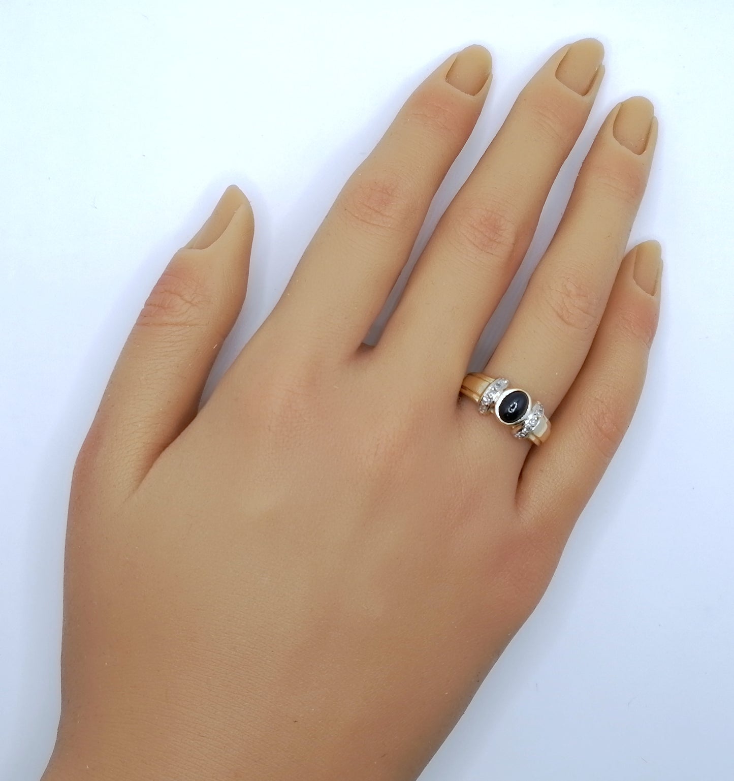 Ring Gold 585er mit Saphir Cabochon und Diamanten Gr. 57