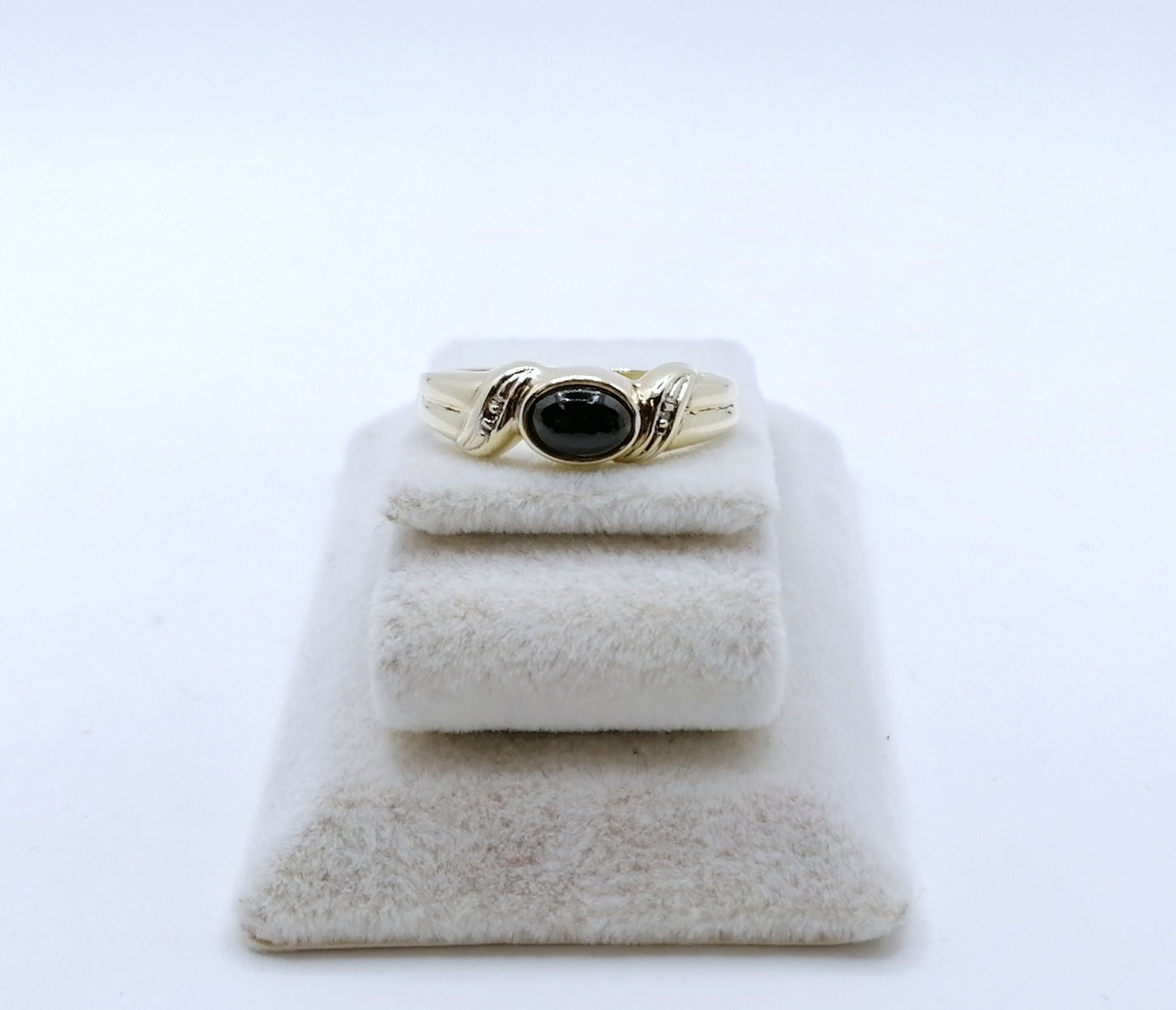 Ring Gold 585er mit Saphir Cabochon und Diamantsplitter Gr. 53