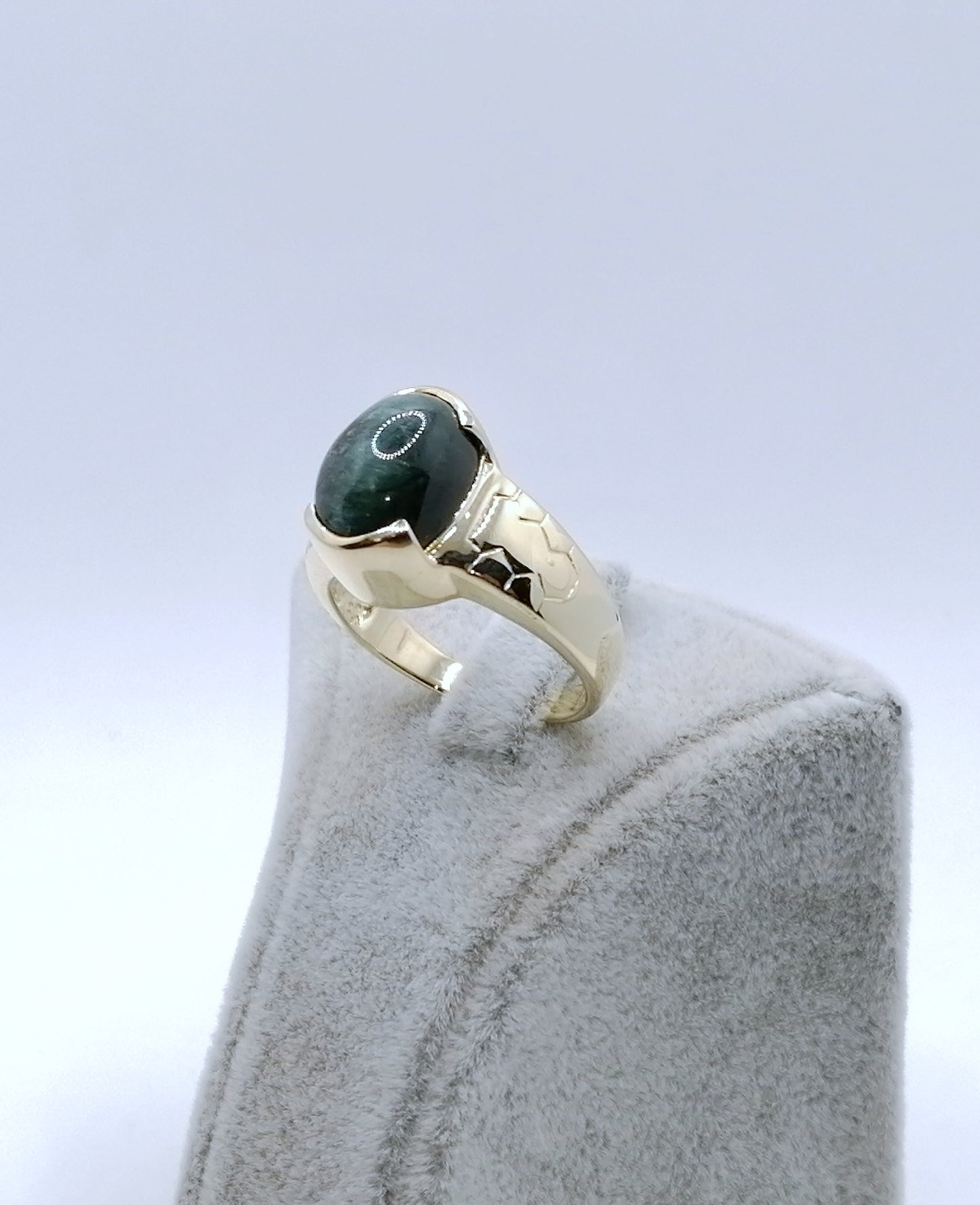 Ring Gold 375er mit Tourmalin Cabochon Gr. 63