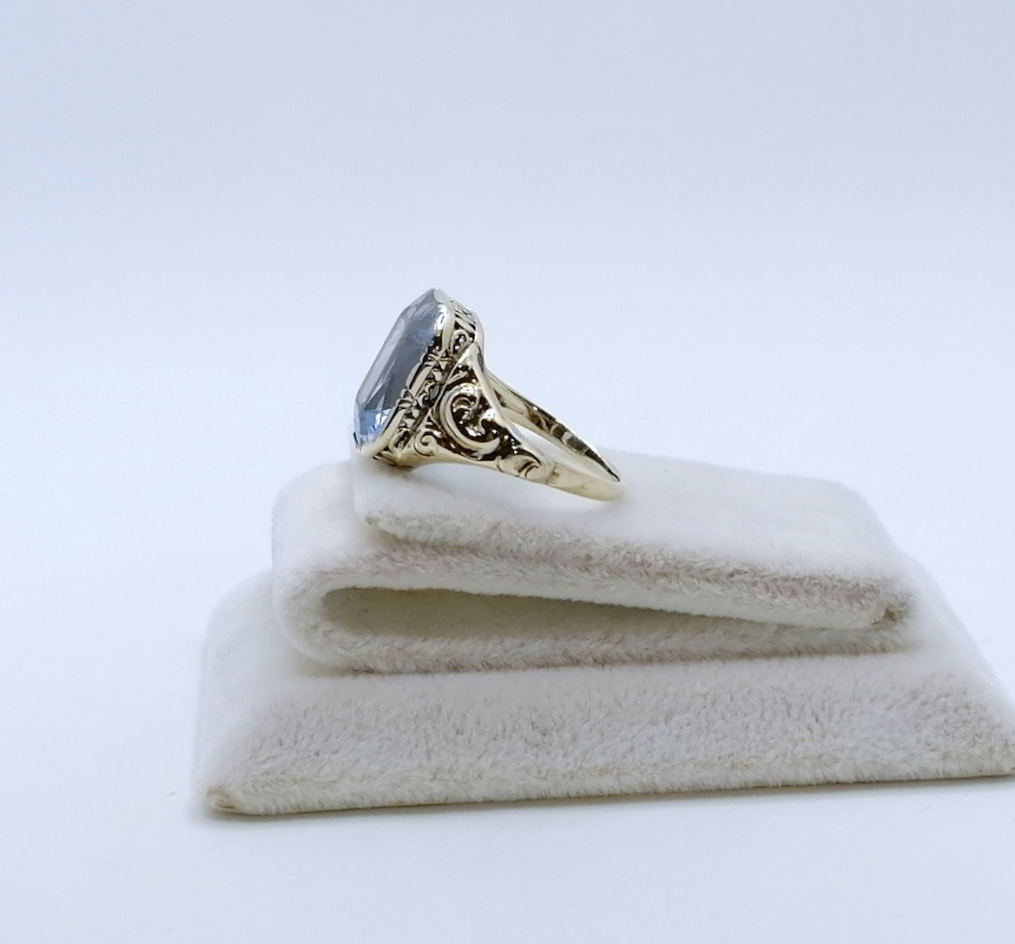 Ring Gold 333er mit Spinell Gr. 50