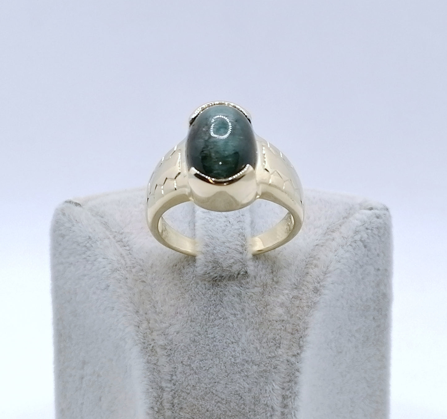 Ring Gold 375er mit Tourmalin Cabochon Gr. 63