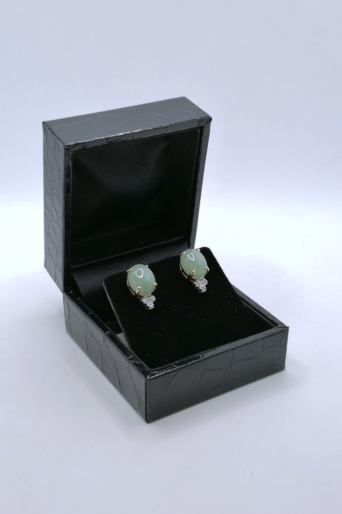 Ohrstecker Gold 585er mit Jade und Diamanten