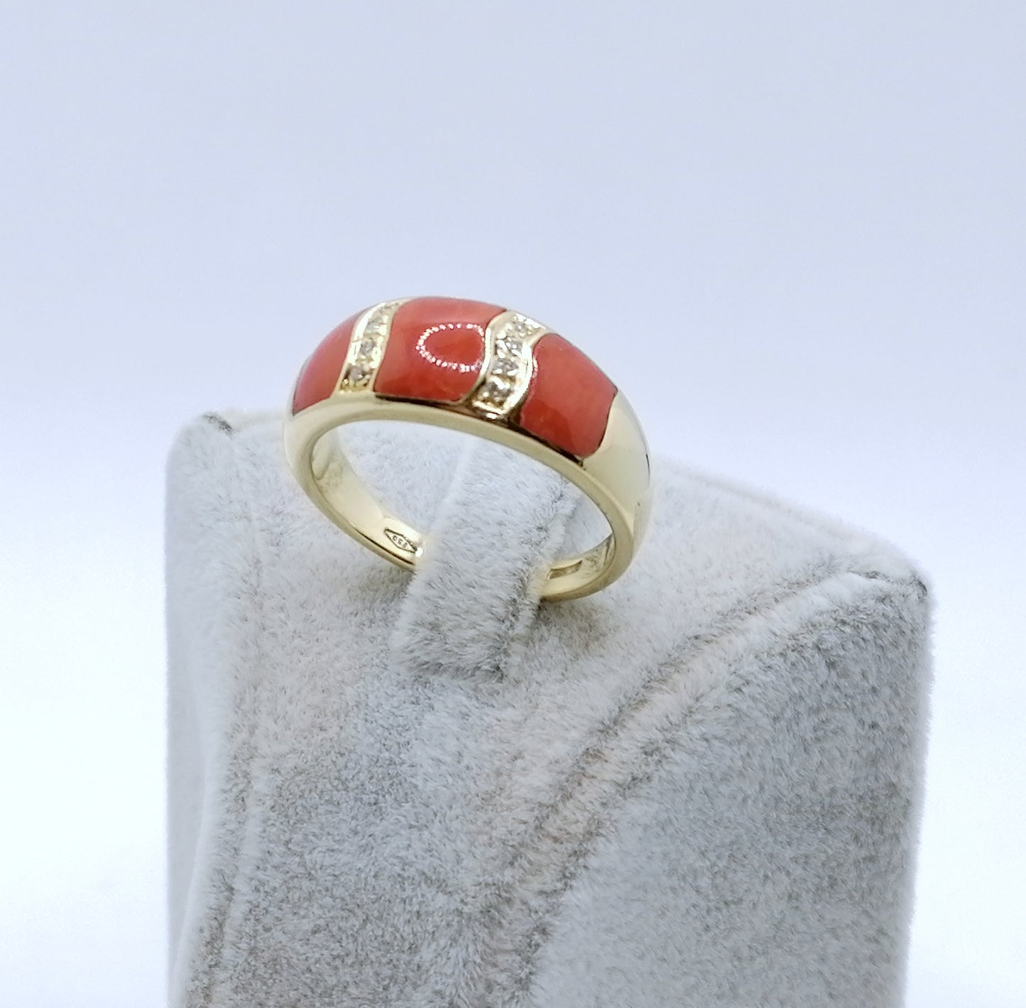 Ring Gold 750er mit Koralle und Diamanten Gr. 61