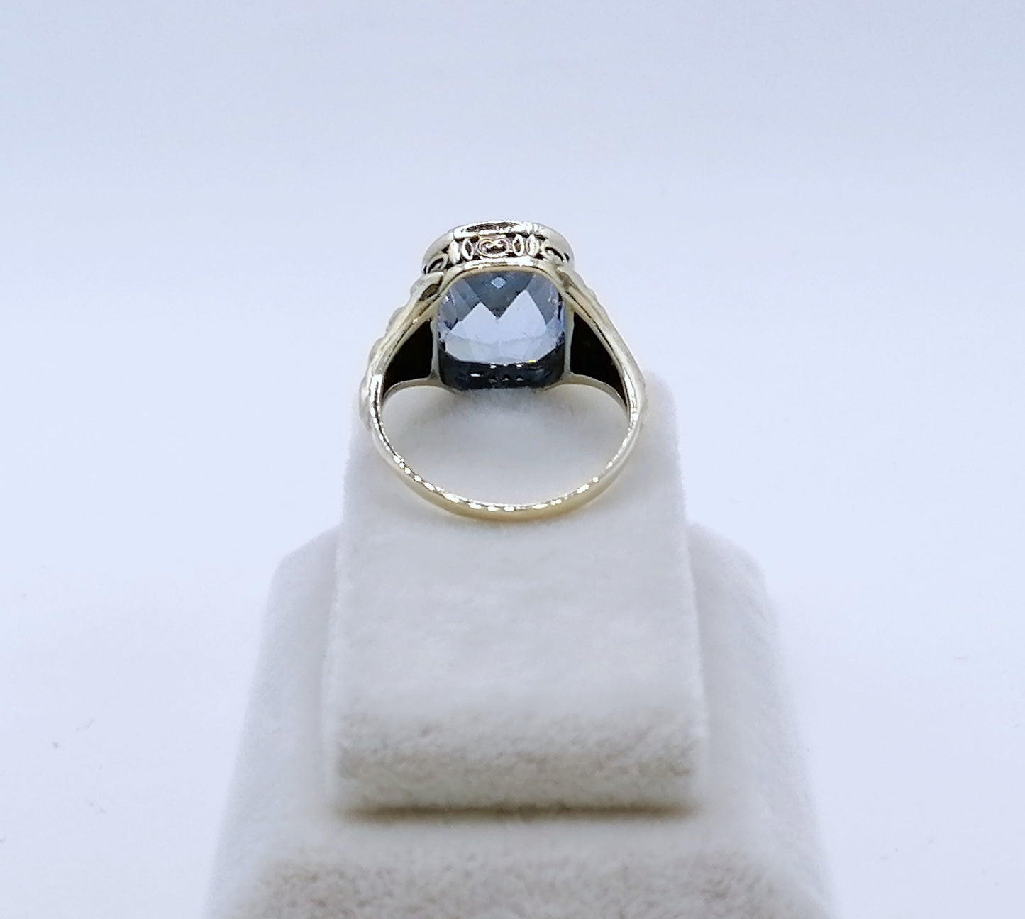 Ring Gold 333er mit Spinell Gr. 50