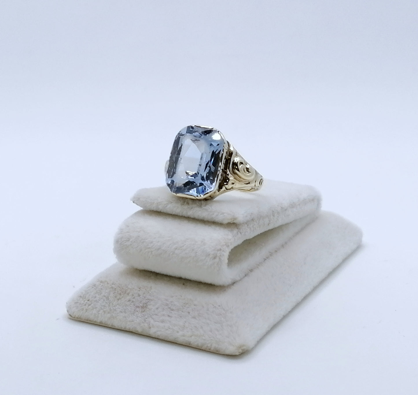 Ring Gold 333er mit Spinell Gr. 50