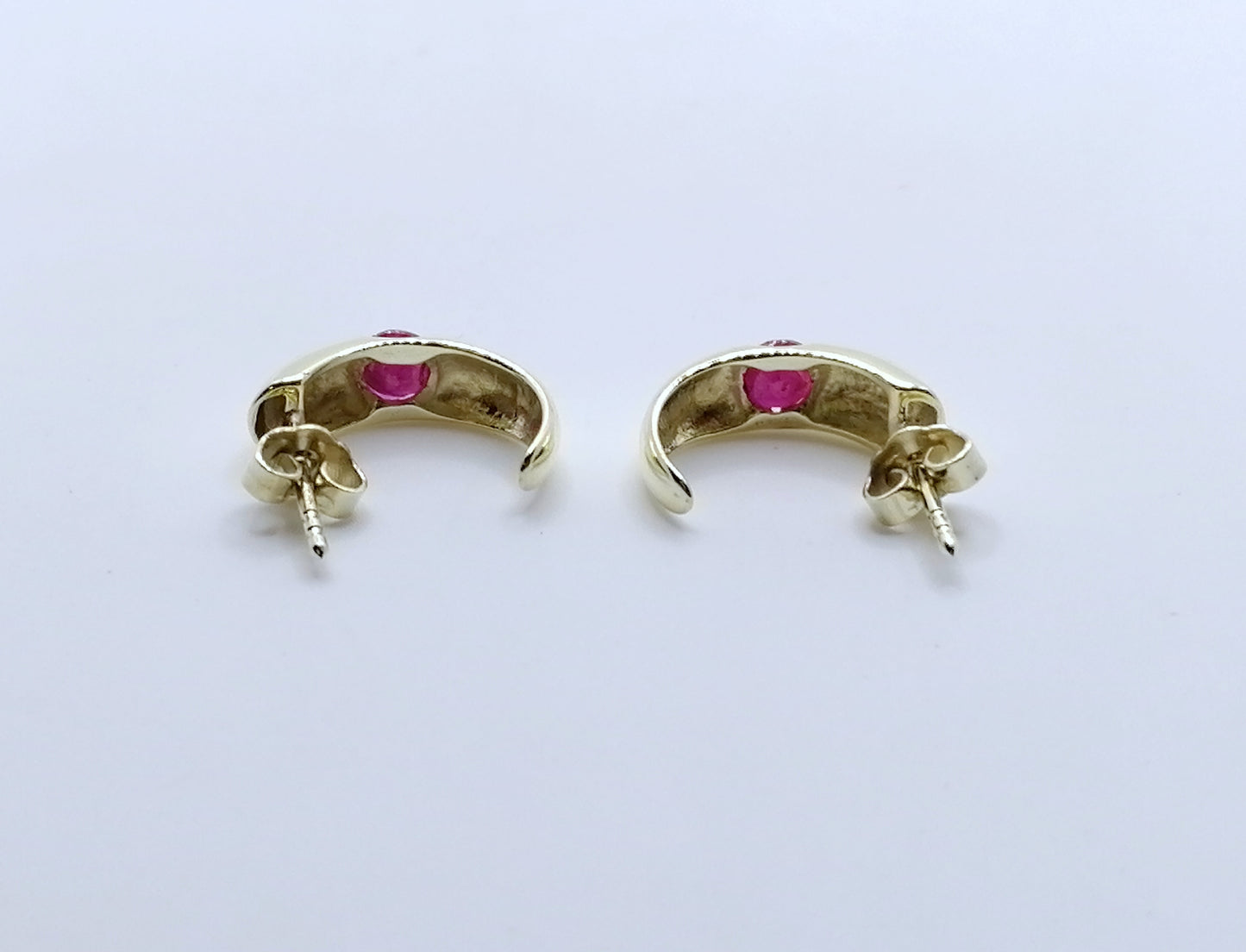 Halb Creolen mit Rubinen 585er Gold Ohrstecker