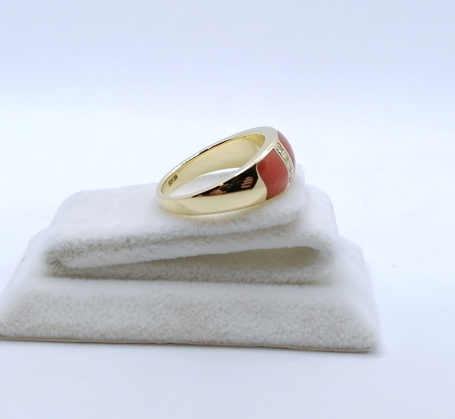 Ring Gold 750er mit Koralle und Diamanten Gr. 61