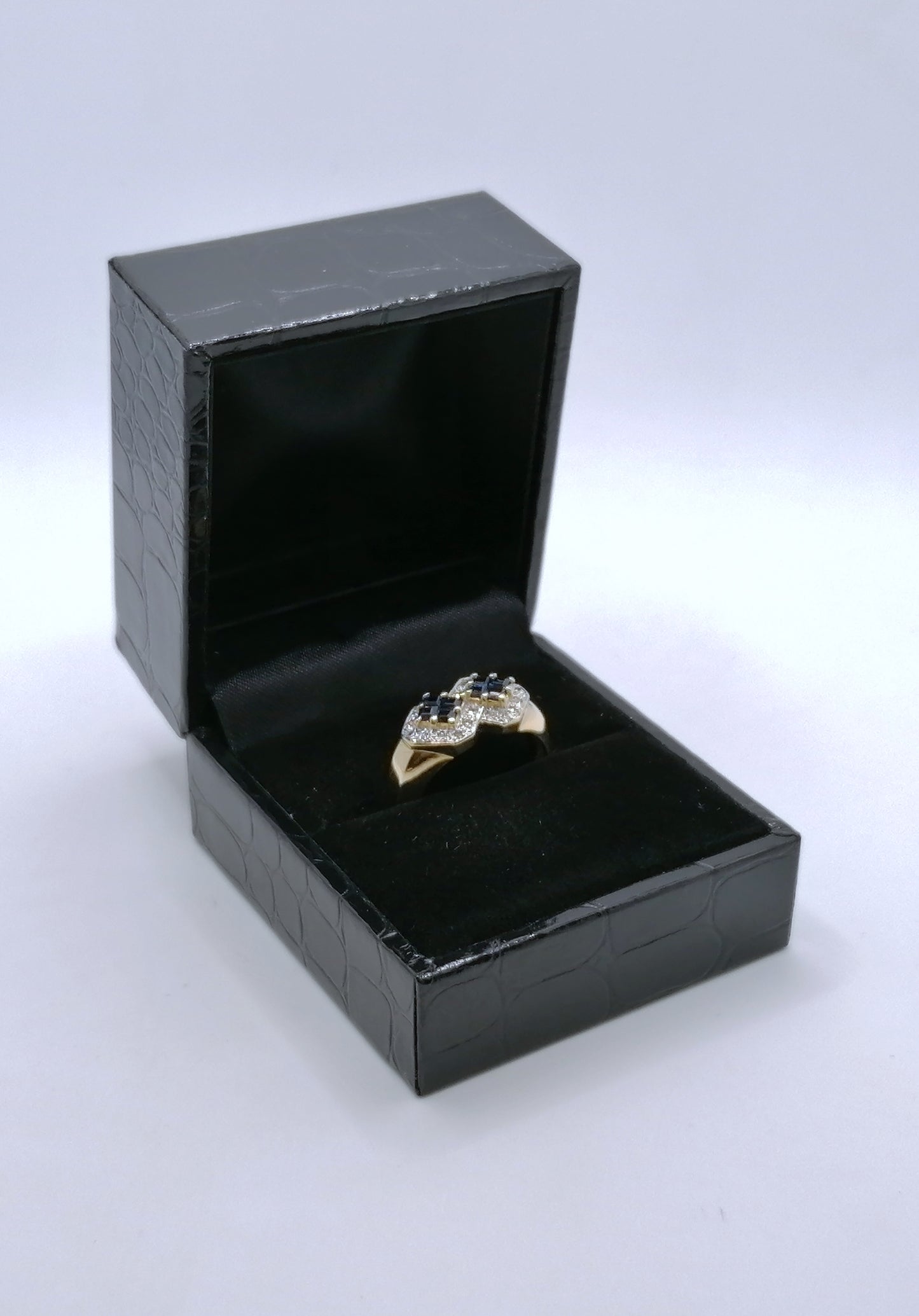 Ring Gold 750er mit Saphiren und Diamanten Gr. 53