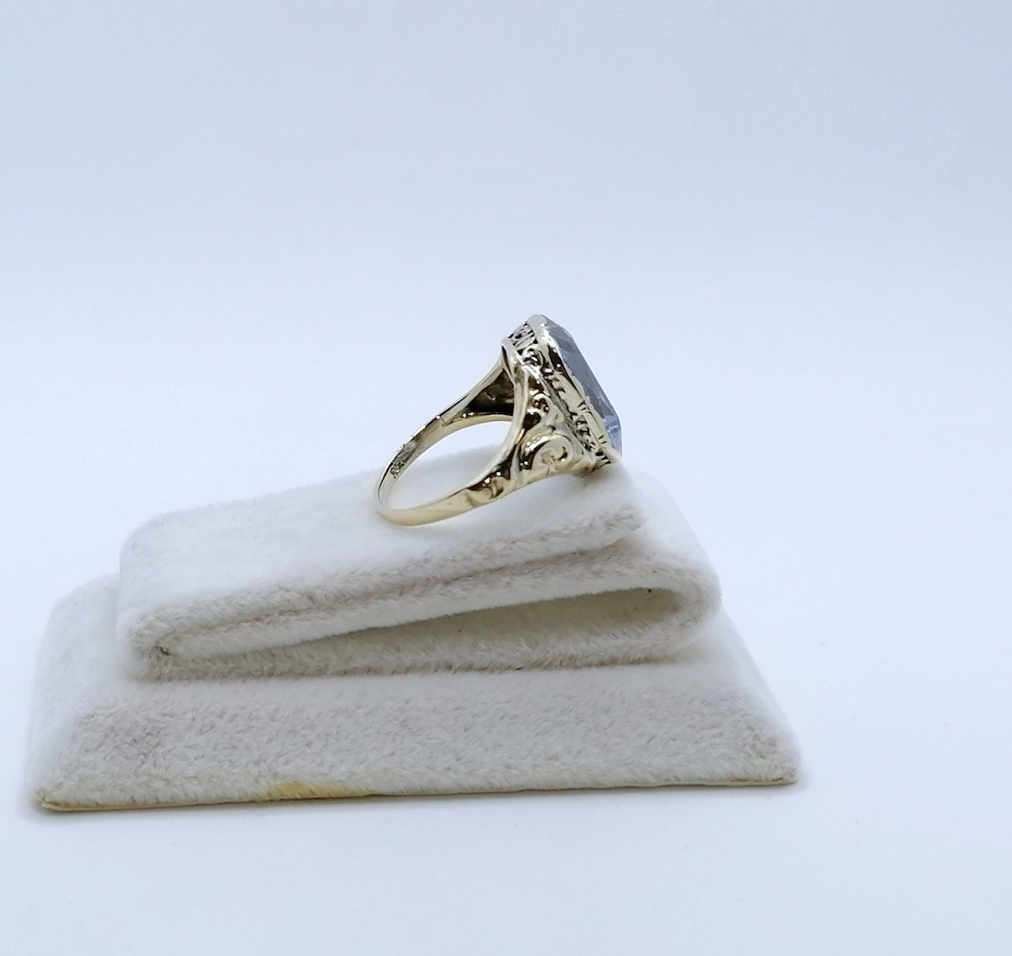 Ring Gold 333er mit Spinell Gr. 50