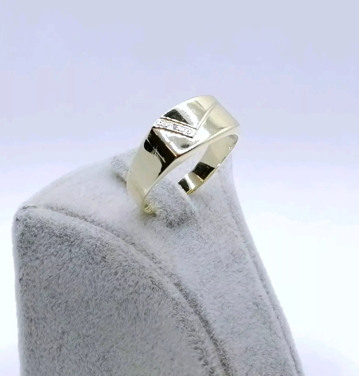 Ring Gold 585er Siegelring mit Diamantsplitter Gr. 69